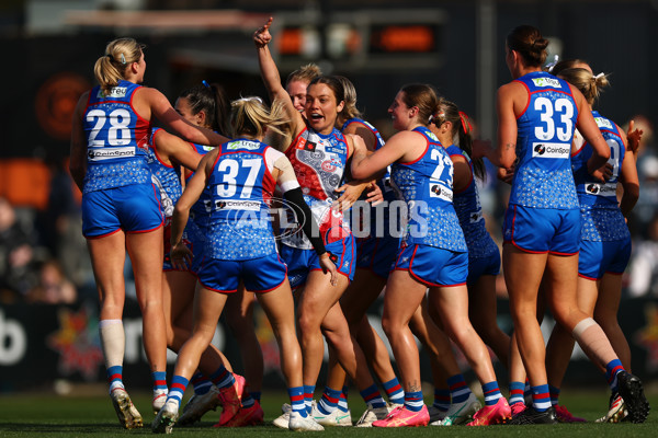 AFLW 2025 Round 04 - Carlton v Western Bulldogs - A-62269020