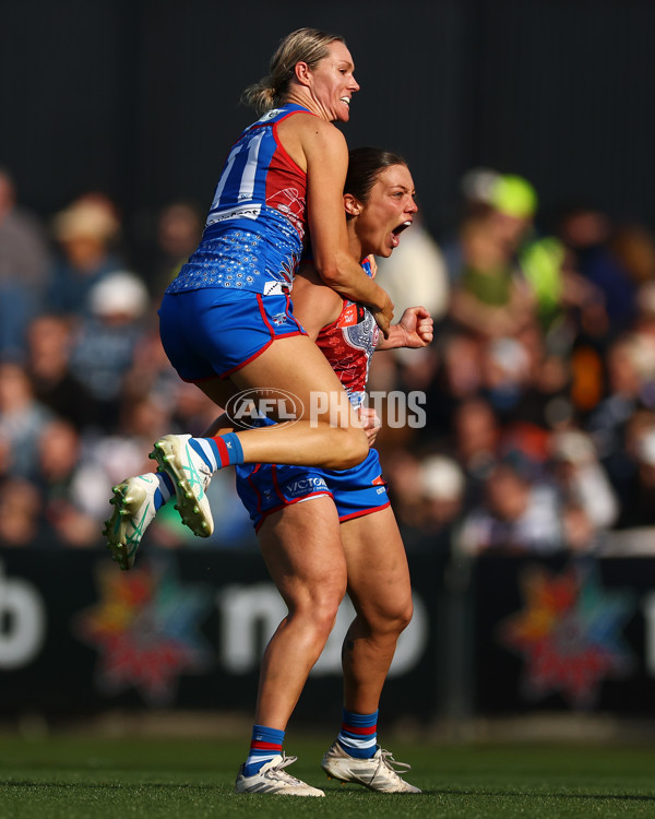 AFLW 2025 Round 04 - Carlton v Western Bulldogs - A-62270674