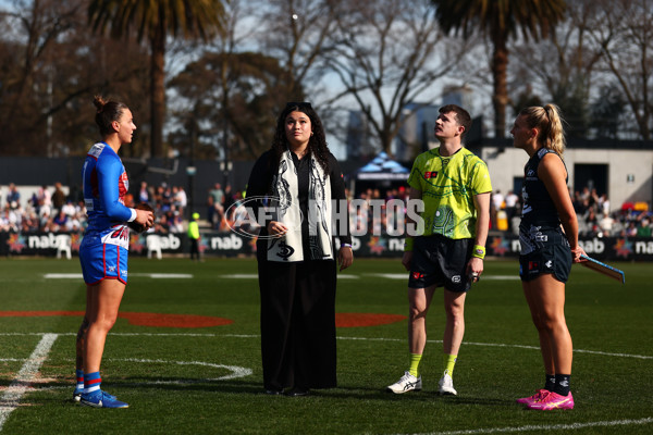 AFLW 2025 Round 04 - Carlton v Western Bulldogs - A-62271881