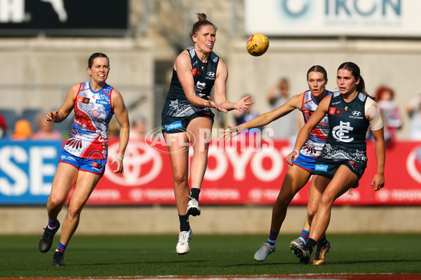 AFLW 2025 Round 04 - Carlton v Western Bulldogs - A-62273277