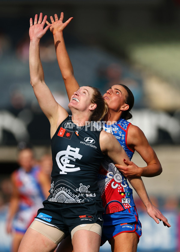 AFLW 2025 Round 04 - Carlton v Western Bulldogs - A-62273295