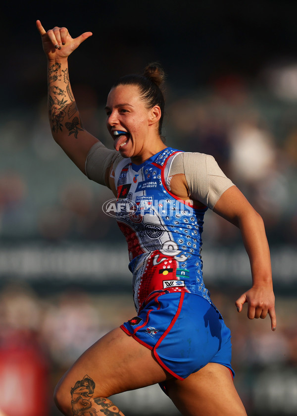 AFLW 2025 Round 04 - Carlton v Western Bulldogs - A-62276204