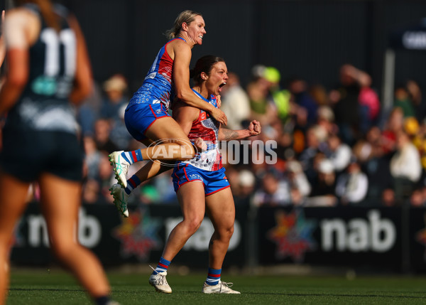 AFLW 2025 Round 04 - Carlton v Western Bulldogs - A-62286087