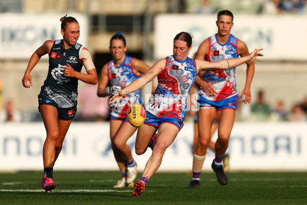 AFLW 2025 Round 04 - Carlton v Western Bulldogs - A-62291152