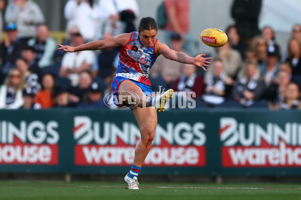 AFLW 2025 Round 04 - Carlton v Western Bulldogs - A-62291153