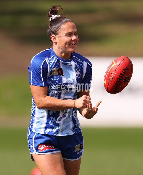 AFLW 2025 Round 04 - North Melbourne v Collingwood - A-62325698