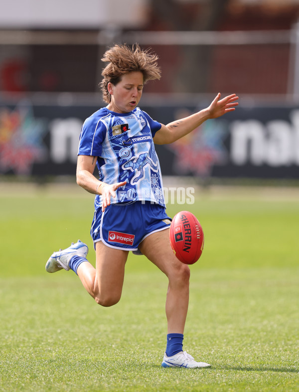 AFLW 2025 Round 04 - North Melbourne v Collingwood - A-62325699