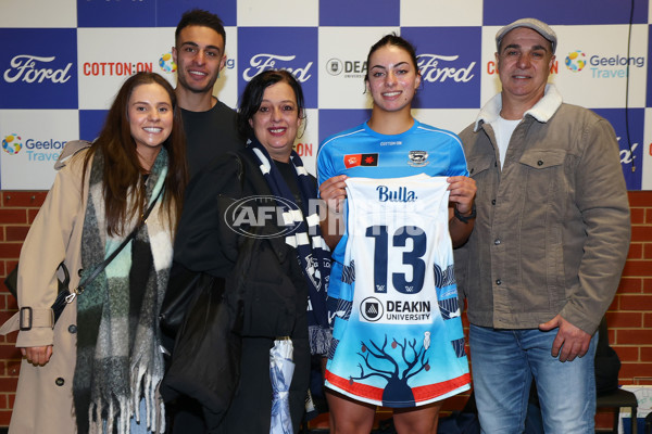 AFLW 2025 Round 04 - Essendon v Geelong - A-62325939