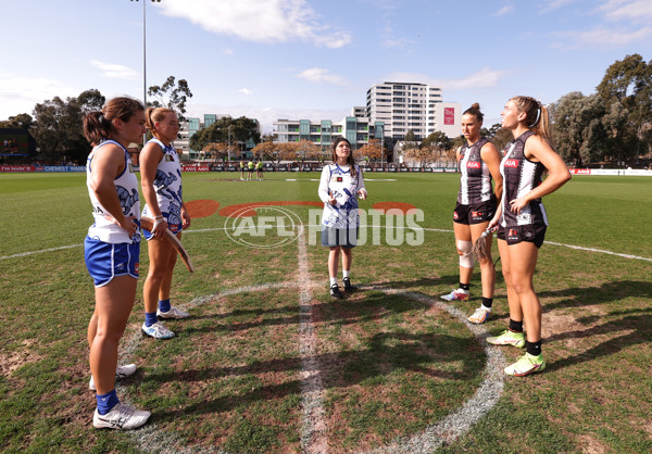 AFLW 2025 Round 04 - North Melbourne v Collingwood - A-62328908