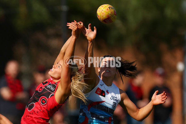 AFLW 2025 Round 04 - Essendon v Geelong - A-62331861