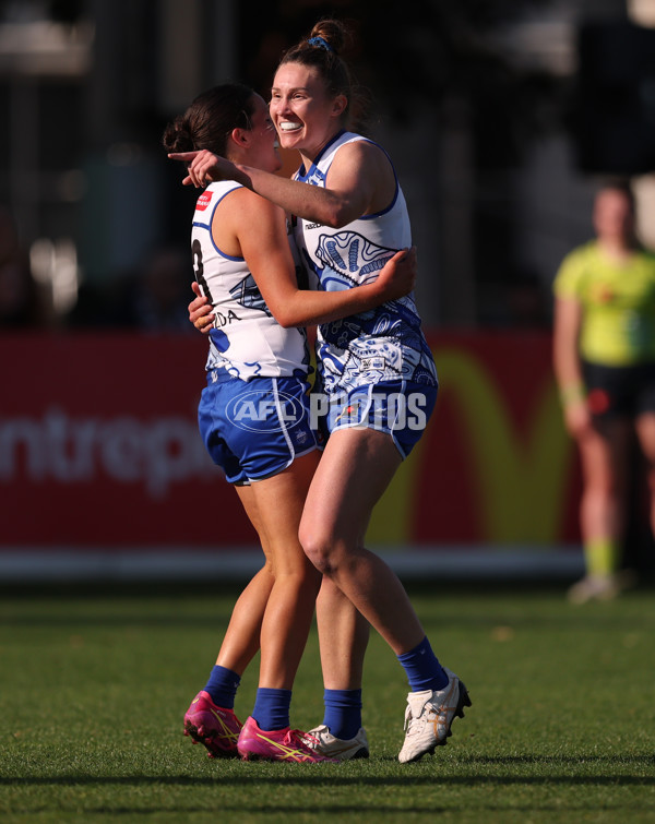 AFLW 2025 Round 04 - North Melbourne v Collingwood - A-62331869