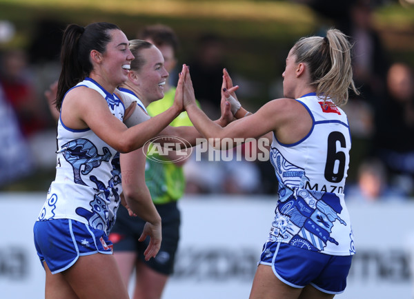 AFLW 2025 Round 04 - North Melbourne v Collingwood - A-62331875