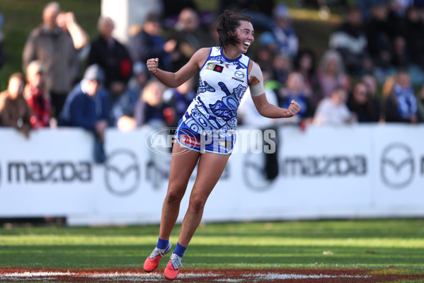 AFLW 2025 Round 04 - North Melbourne v Collingwood - A-62331882