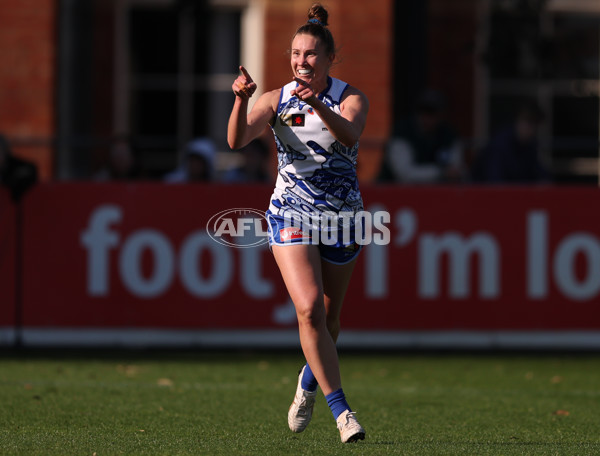 AFLW 2025 Round 04 - North Melbourne v Collingwood - A-62332257
