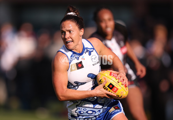 AFLW 2025 Round 04 - North Melbourne v Collingwood - A-62332287