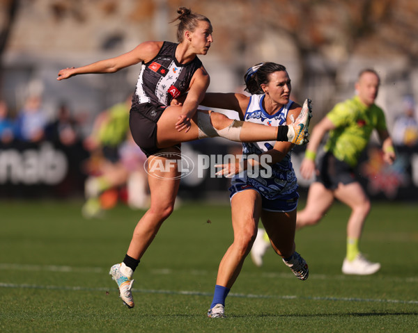 AFLW 2025 Round 04 - North Melbourne v Collingwood - A-62332306