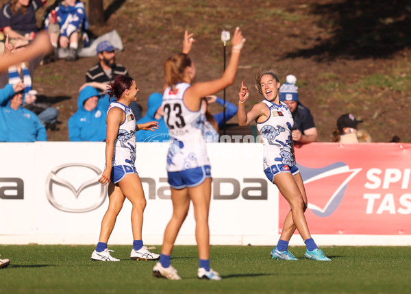 AFLW 2025 Round 04 - North Melbourne v Collingwood - A-62332329
