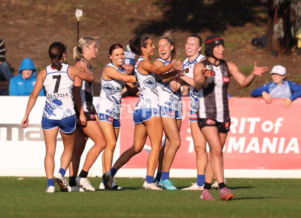 AFLW 2025 Round 04 - North Melbourne v Collingwood - A-62332330