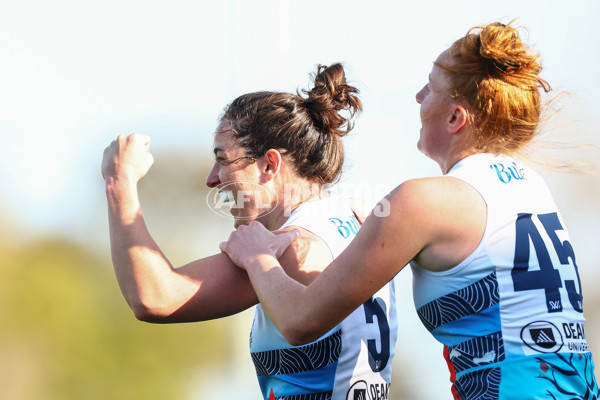 AFLW 2025 Round 04 - Essendon v Geelong - A-62332339