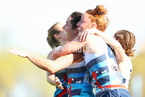 AFLW 2025 Round 04 - Essendon v Geelong - A-62332341