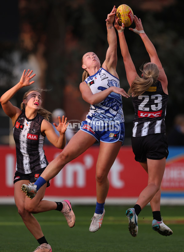 AFLW 2025 Round 04 - North Melbourne v Collingwood - A-62334966
