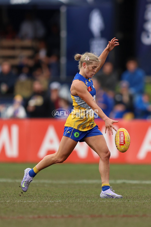 AFLW 2025 Round 04 - Waalitj Marawar v Yartapuulti - A-62338231