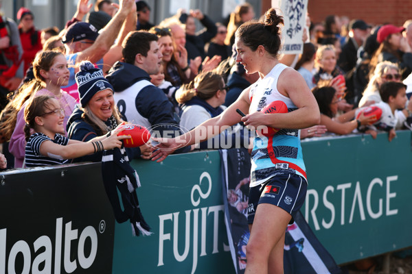 AFLW 2025 Round 04 - Essendon v Geelong - A-62338249