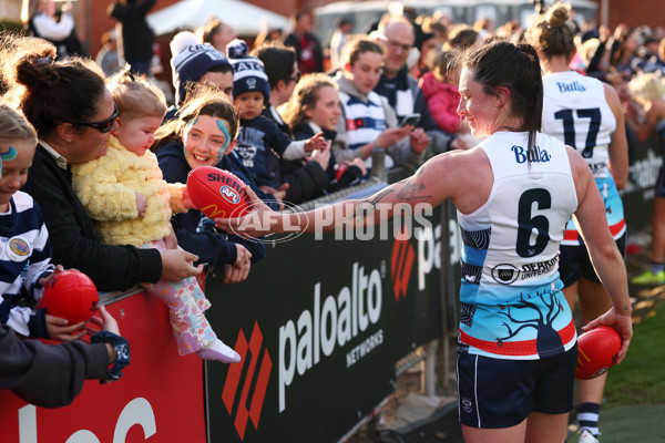 AFLW 2025 Round 04 - Essendon v Geelong - A-62338254