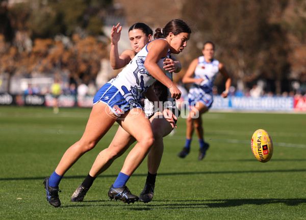 AFLW 2025 Round 04 - North Melbourne v Collingwood - A-62338291