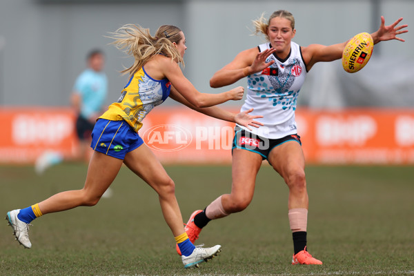 AFLW 2025 Round 04 - Waalitj Marawar v Yartapuulti - A-62341285