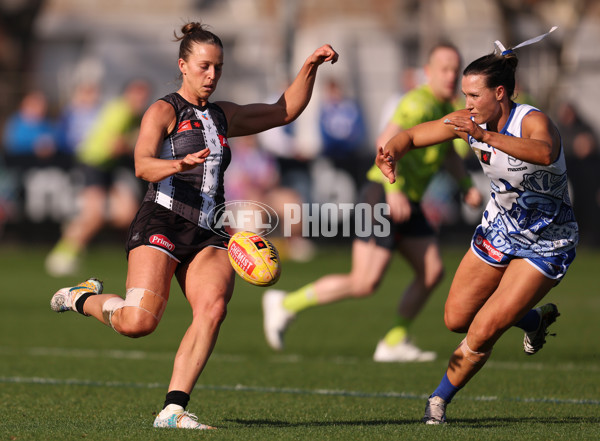 AFLW 2025 Round 04 - North Melbourne v Collingwood - A-62343022