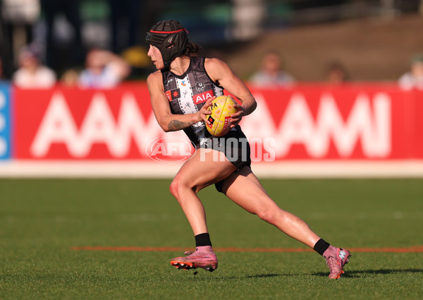 AFLW 2025 Round 04 - North Melbourne v Collingwood - A-62343023
