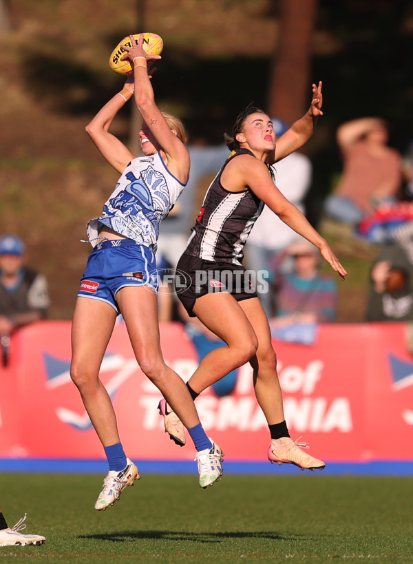 AFLW 2025 Round 04 - North Melbourne v Collingwood - A-62343024