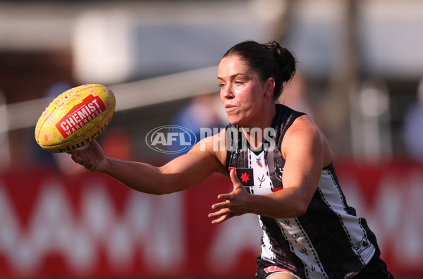 AFLW 2025 Round 04 - North Melbourne v Collingwood - A-62344675