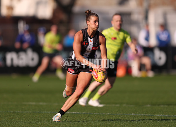 AFLW 2025 Round 04 - North Melbourne v Collingwood - A-62344699