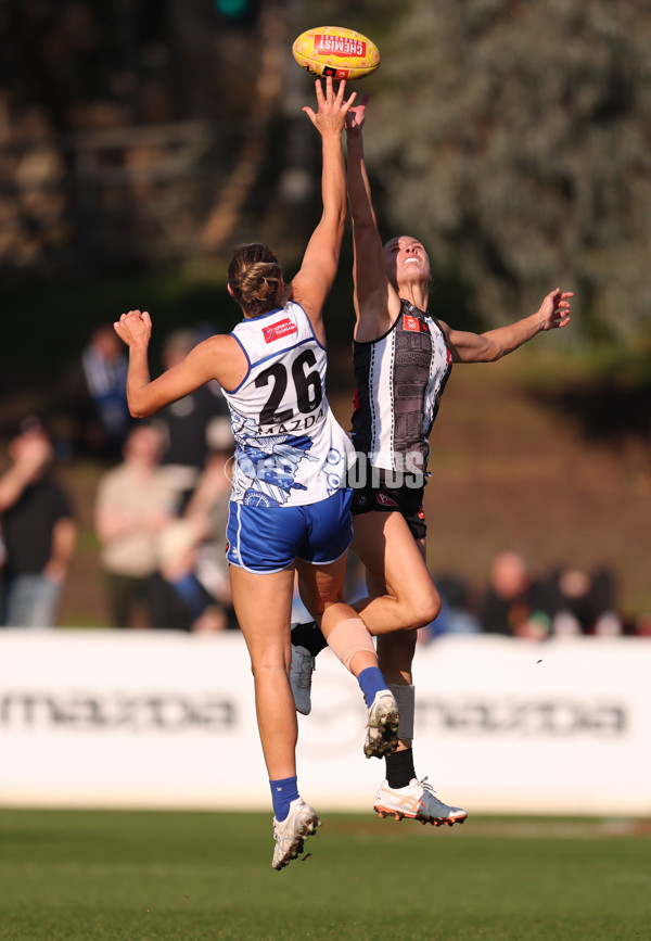 AFLW 2025 Round 04 - North Melbourne v Collingwood - A-62344702