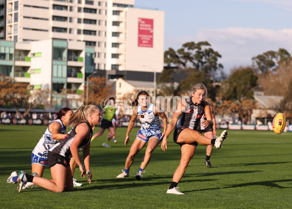 AFLW 2025 Round 04 - North Melbourne v Collingwood - A-62344720