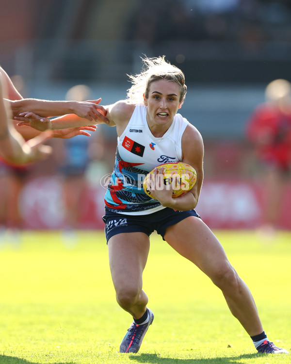 AFLW 2025 Round 04 - Essendon v Geelong - A-62346282