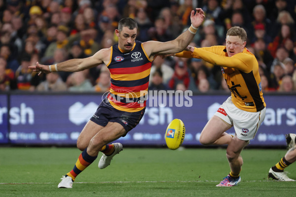AFL 2025 First Semi Final - Adelaide v Hawthorn - A-62574379