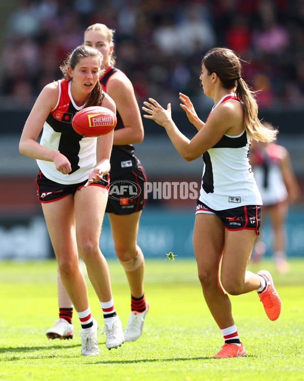 AFLW 2025 Round 05 - Essendon v St Kilda - A-62808345