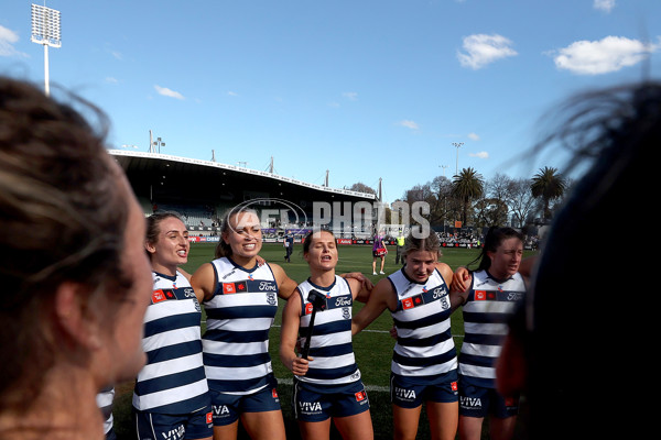 AFLW 2025 Round 05 - Richmond v Geelong - A-62811154