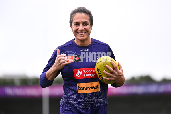 AFLW 2025 Round 05 - Fremantle v West Coast - A-62817816