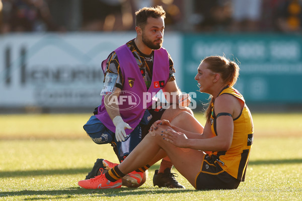 AFLW 2025 Round 05 - Hawthorn v Adelaide - A-62824696