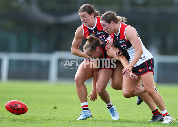 AFLW 2025 Round 05 - Essendon v St Kilda - A-62825954