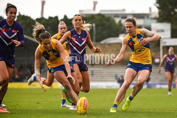 AFLW 2025 Round 05 - Fremantle v West Coast - A-62827274